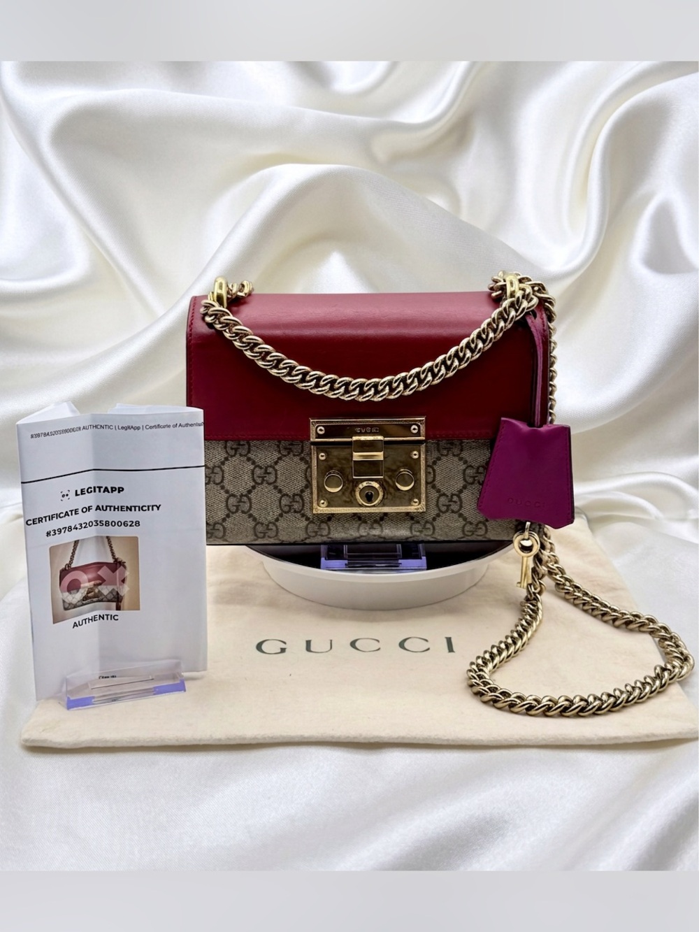 Gucci Padlock GG Supreme Shoulder Bag-W/ Dust bag & certificate of authenticity